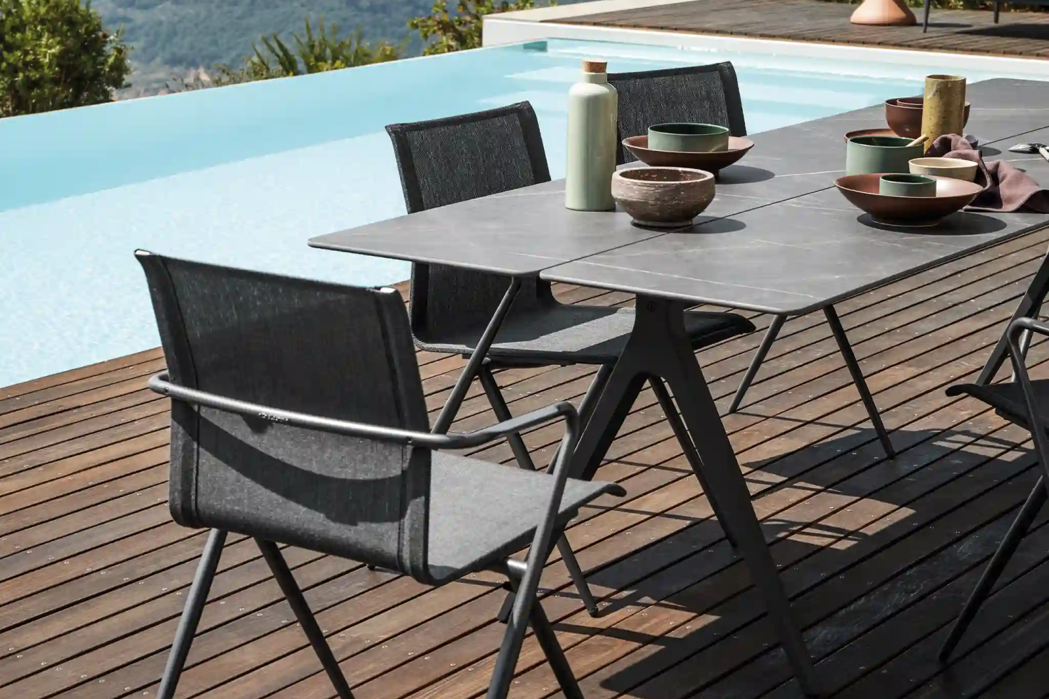 split_dining_table_ceramic_02_1x