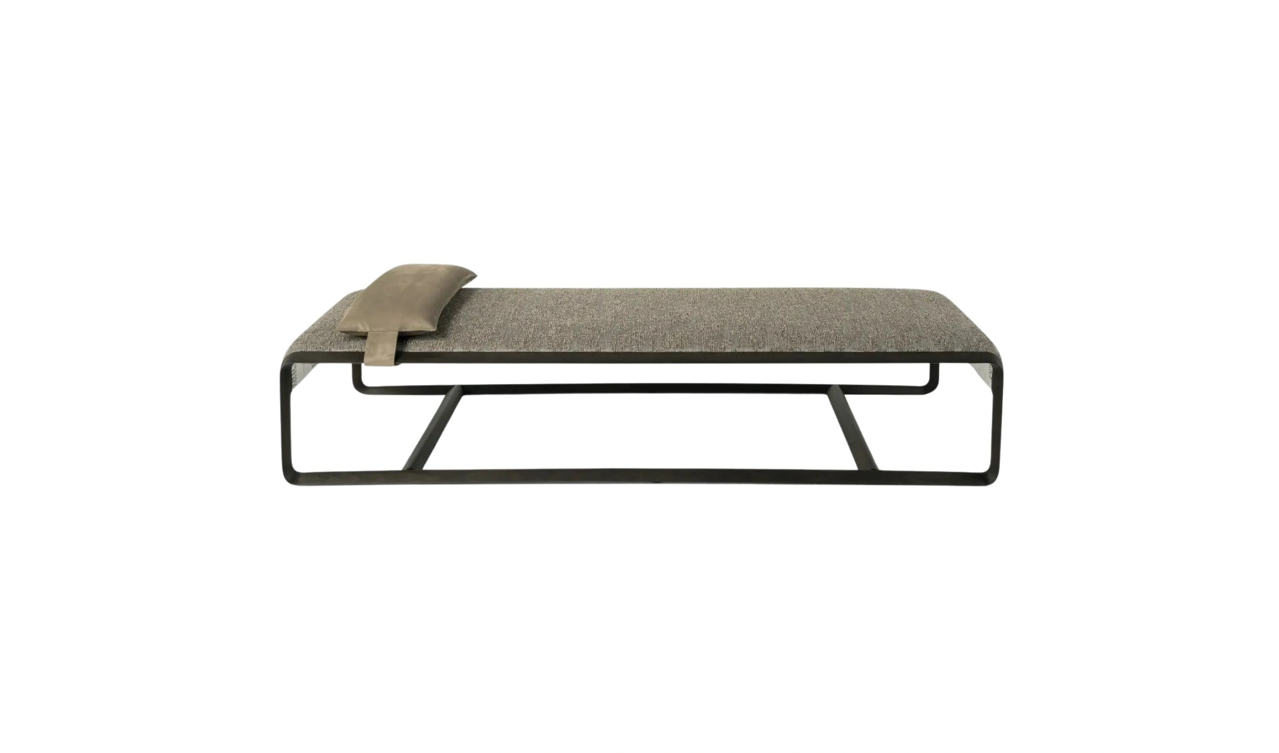 wynwood chaise 1
