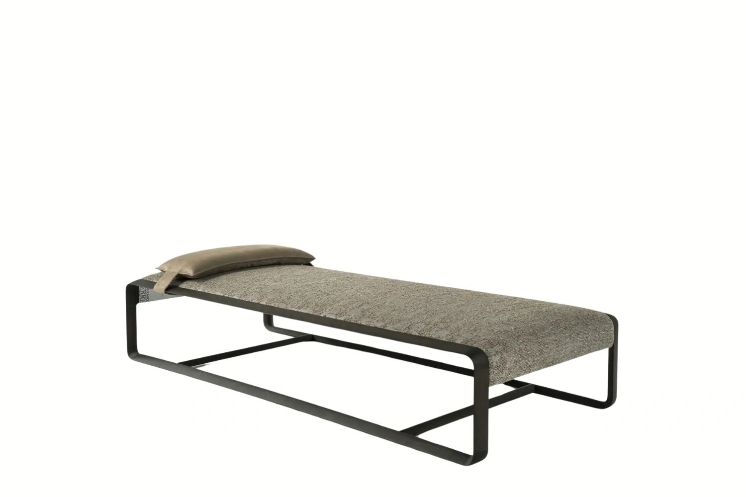 wynwood chaise 3
