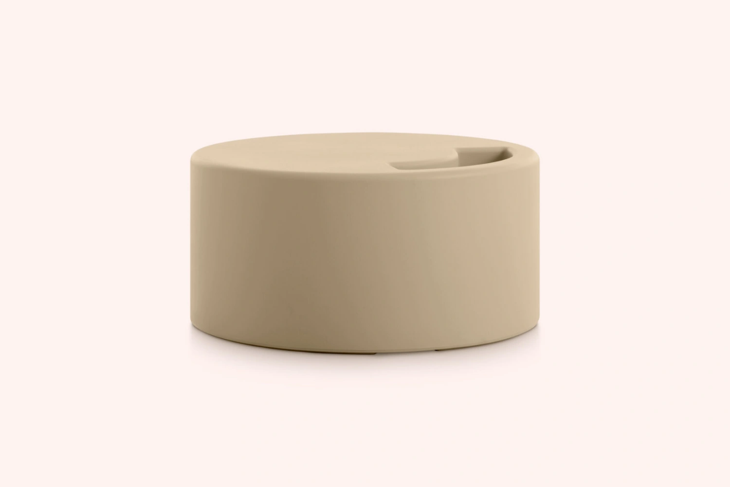 Lipstick Club chair table 02