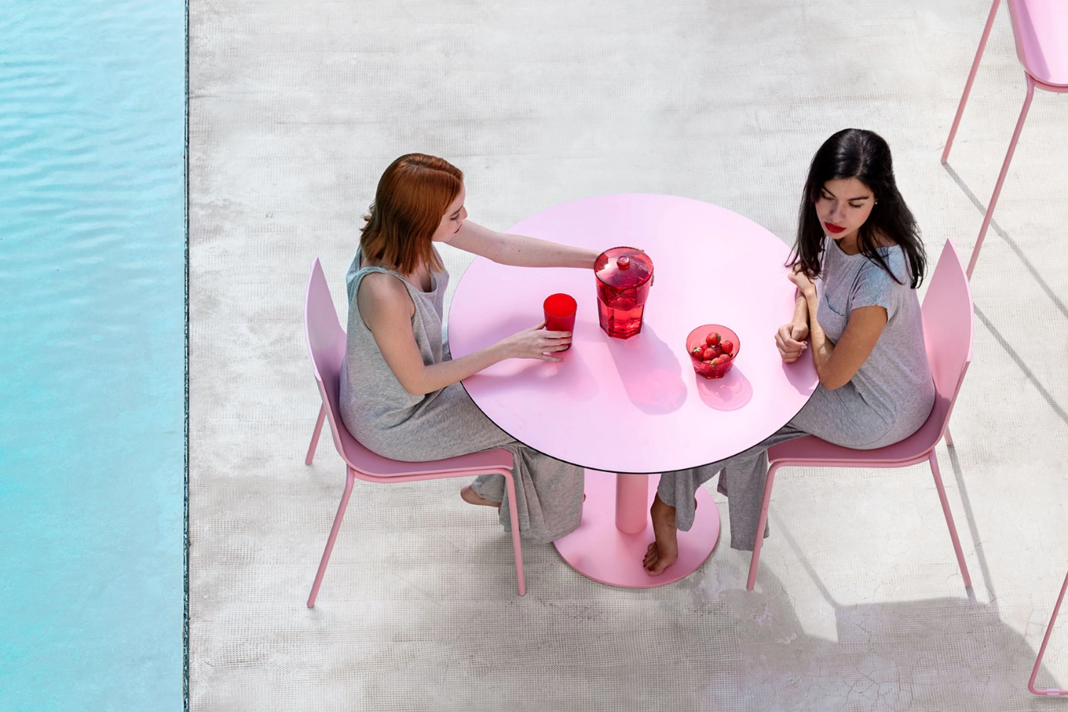 Mona column leg dining table 04