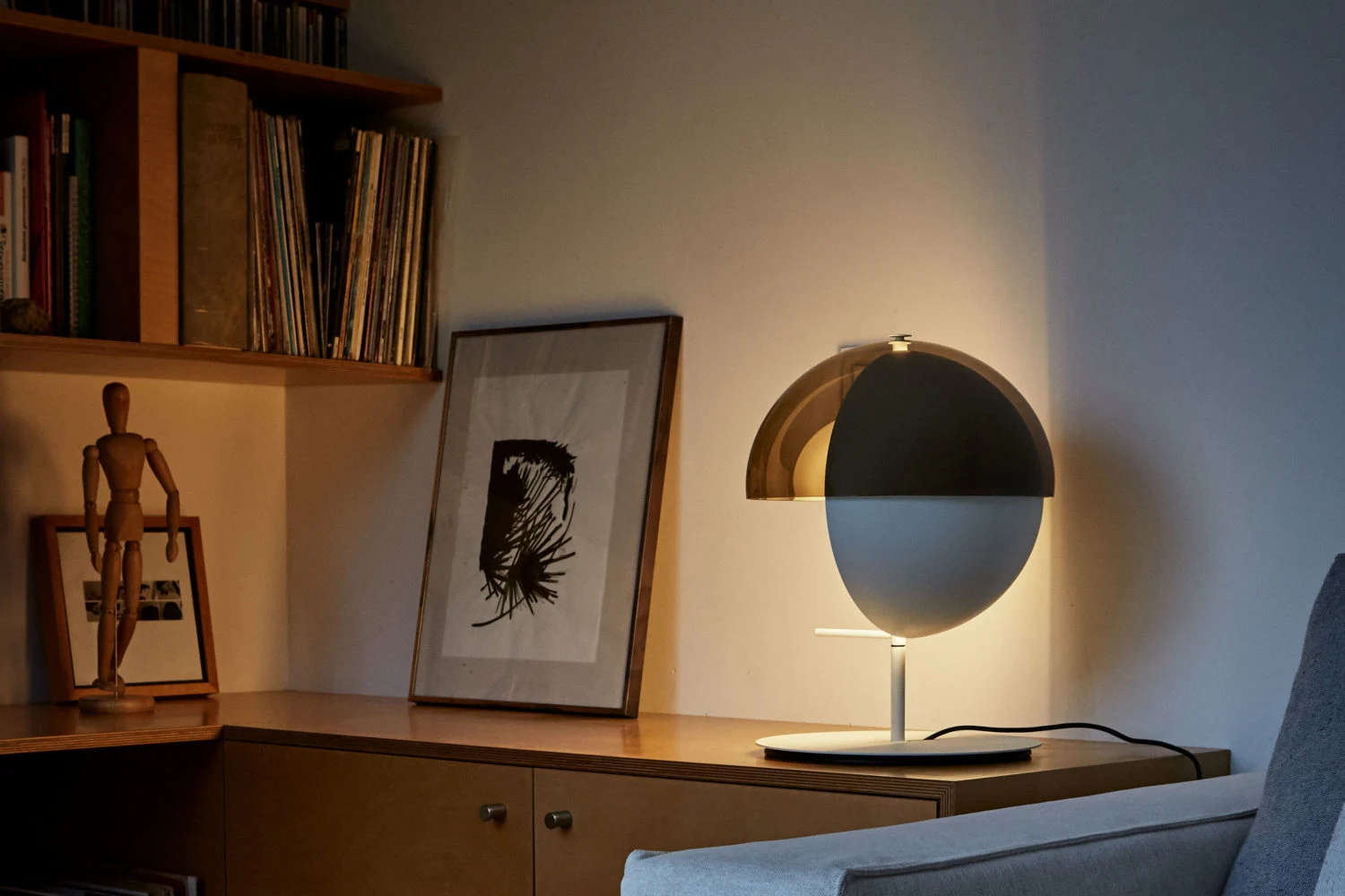 theia table lamp (2)
