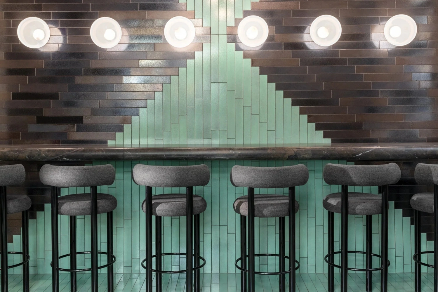 Fat Bar Stool 02