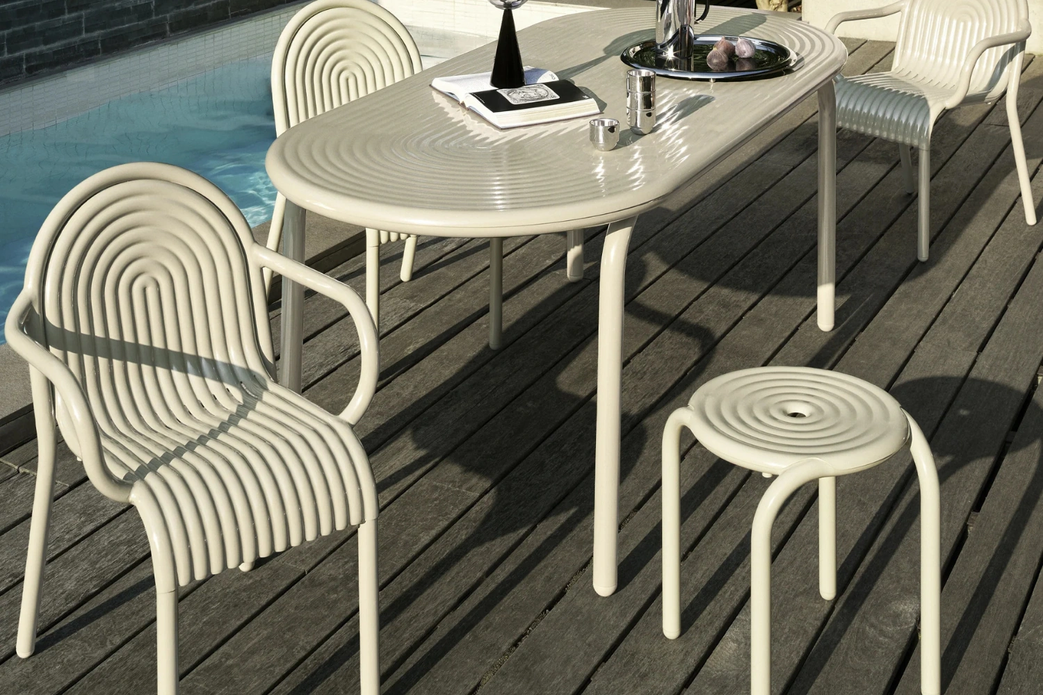 Groove Outdoor Stool 04