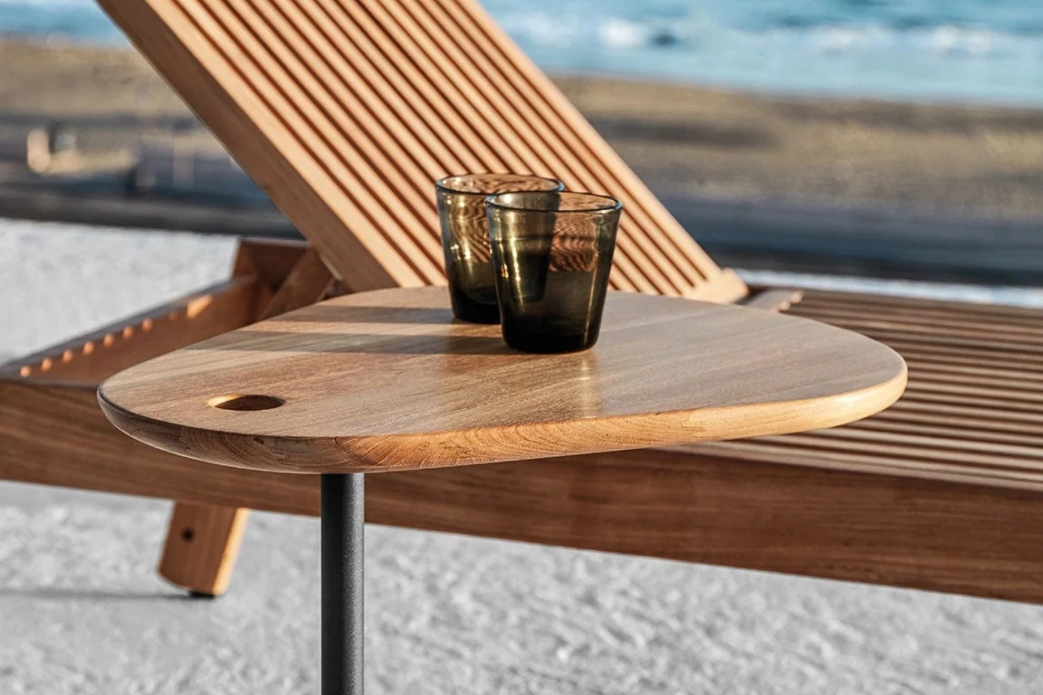 Trident Side Table 02