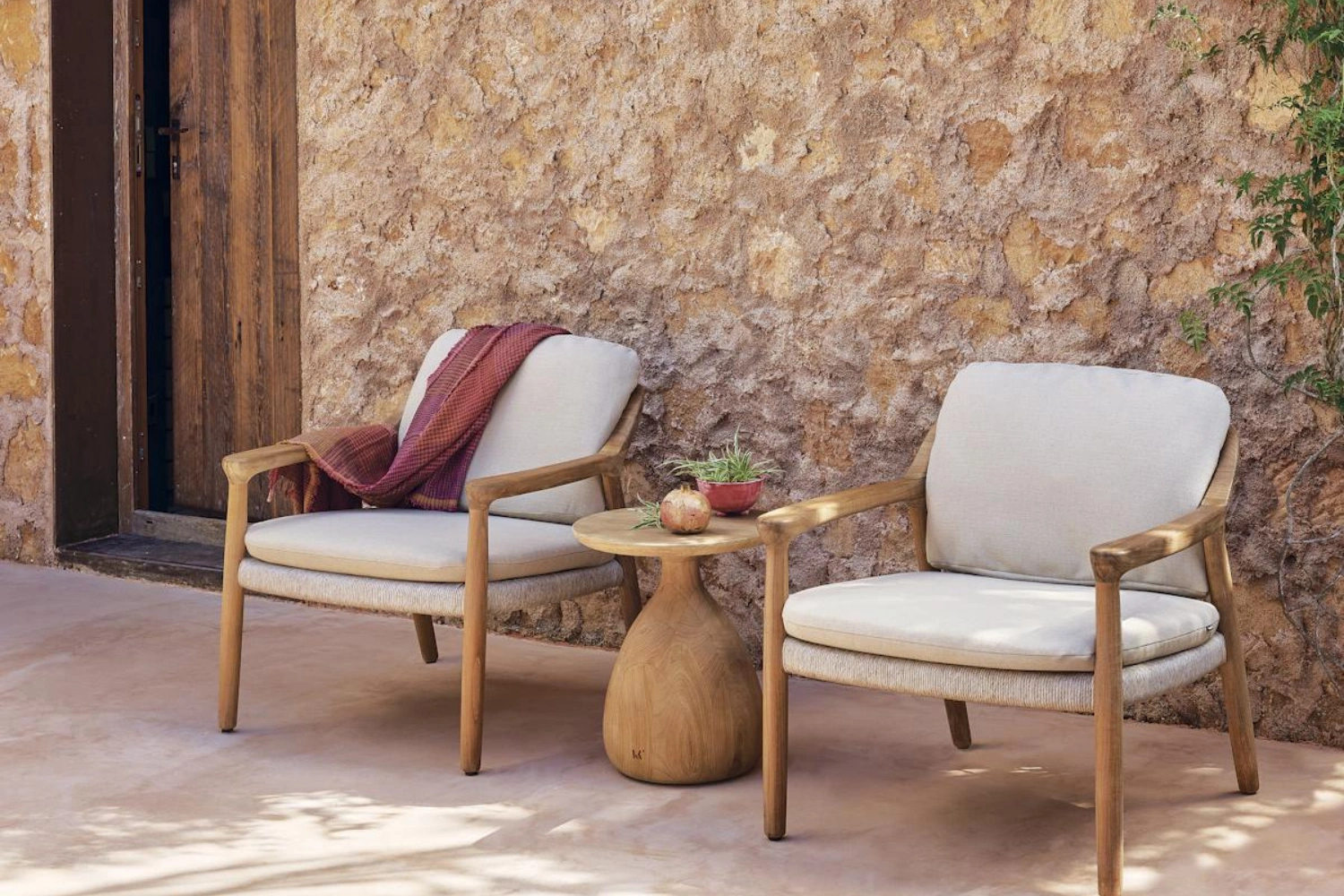 Armchair Yiko 02