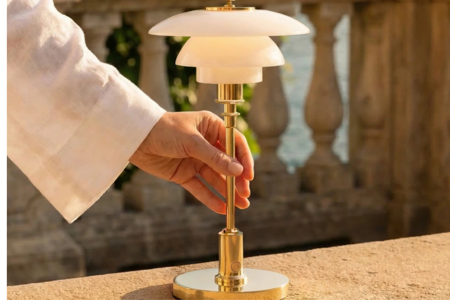 PH 11 Portable Lamp 02