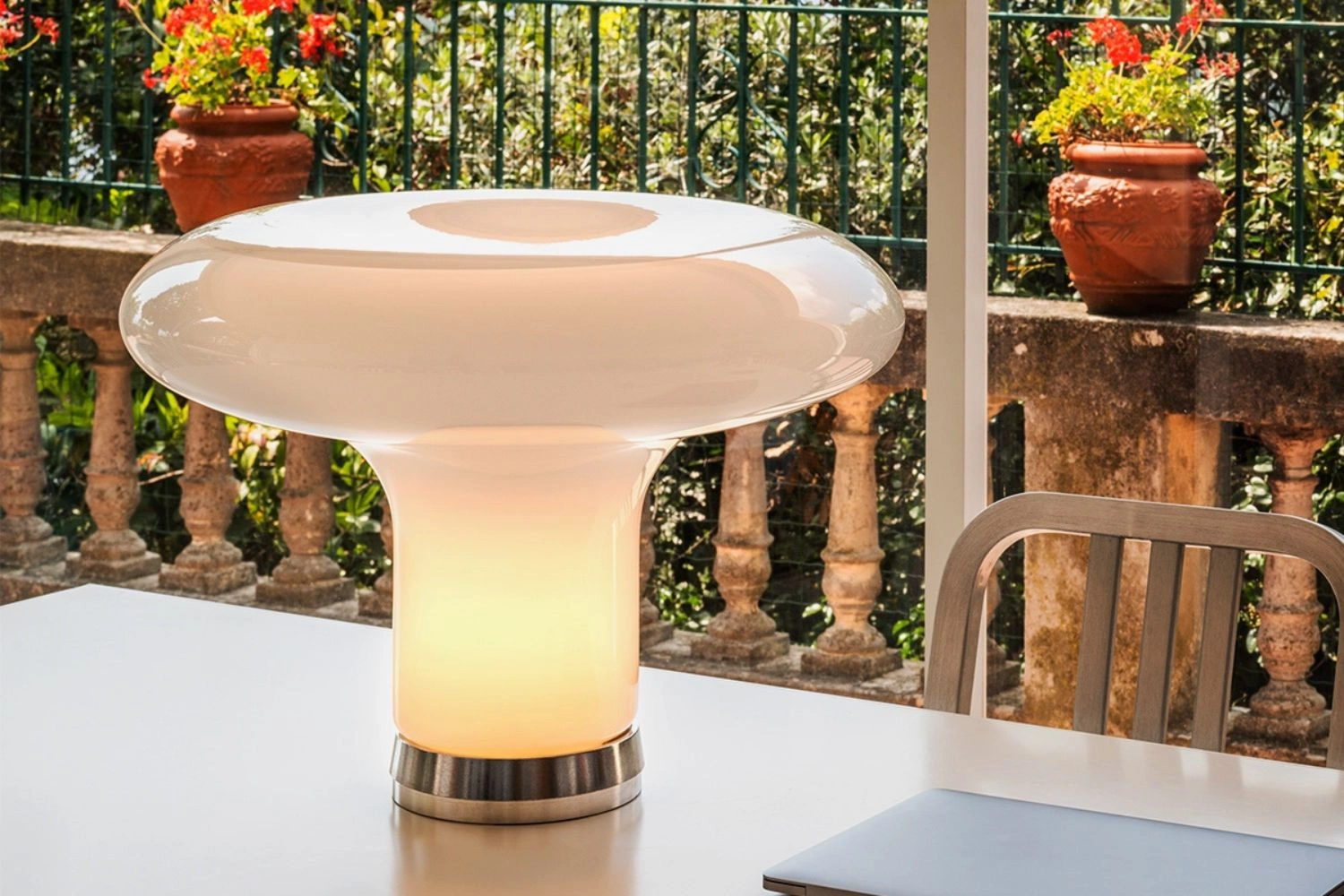 luminaria de mesa lesbo 3