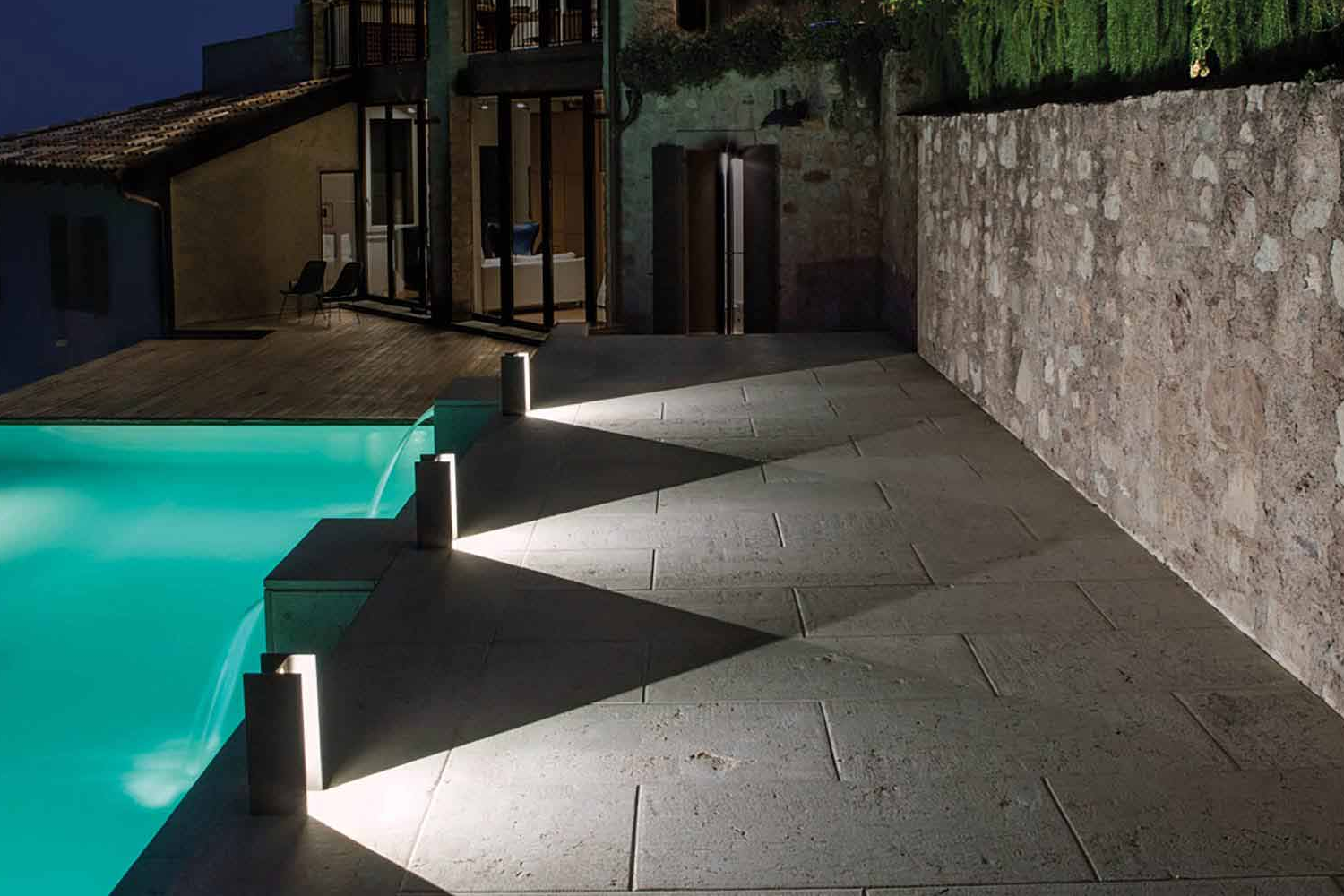 Luminária de Piso_MAIS PLUS QUE CELA JE NE PEUX PAS_2