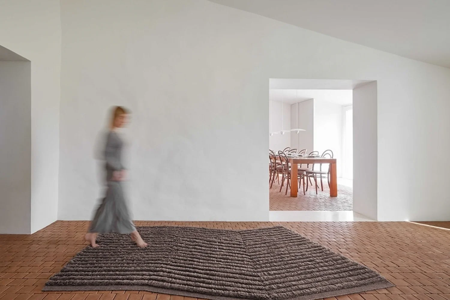 Tapete LINES RUG CHARCOAL 02