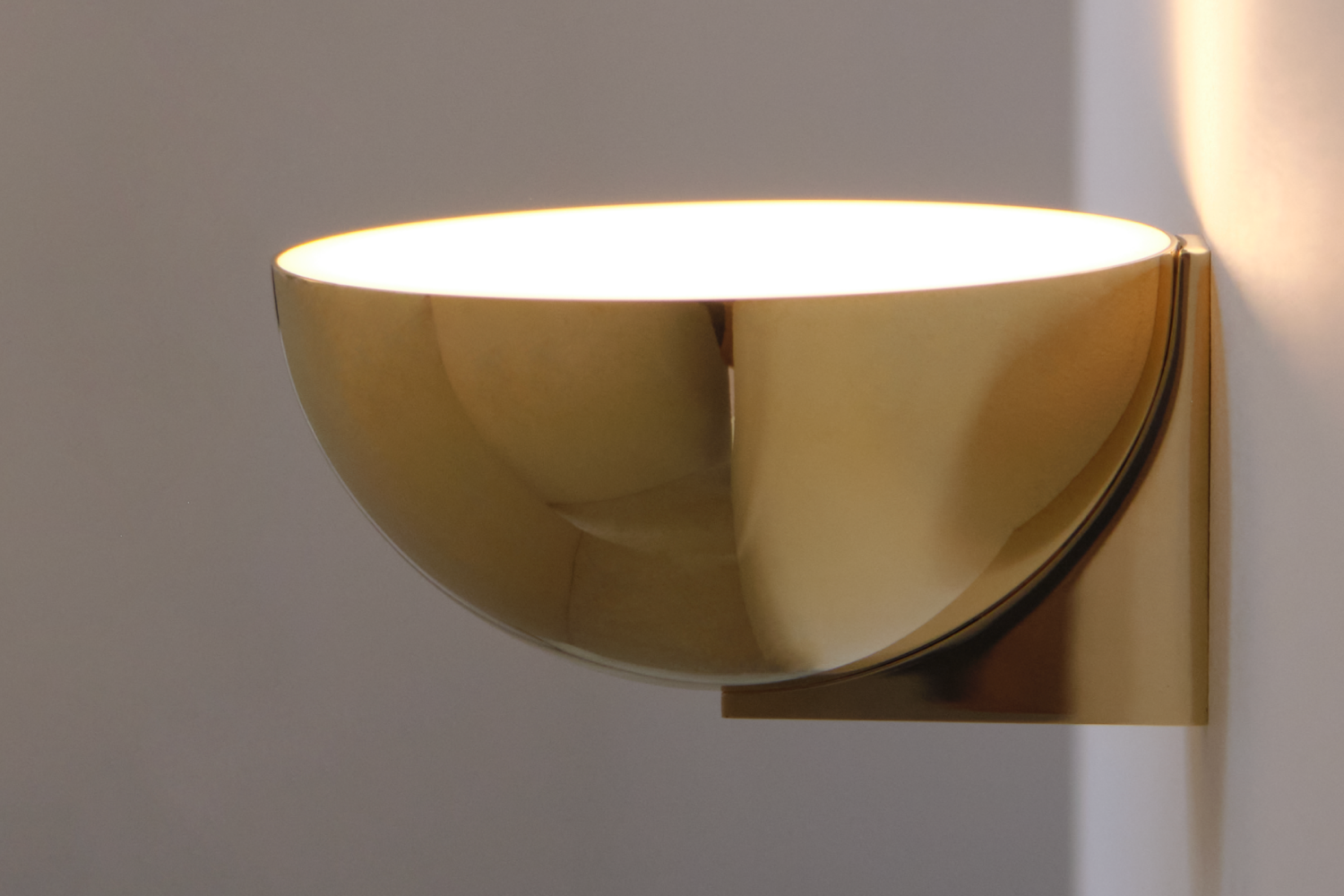 Arandela_Brass Architectural Collection Cup Wall Mounted_5