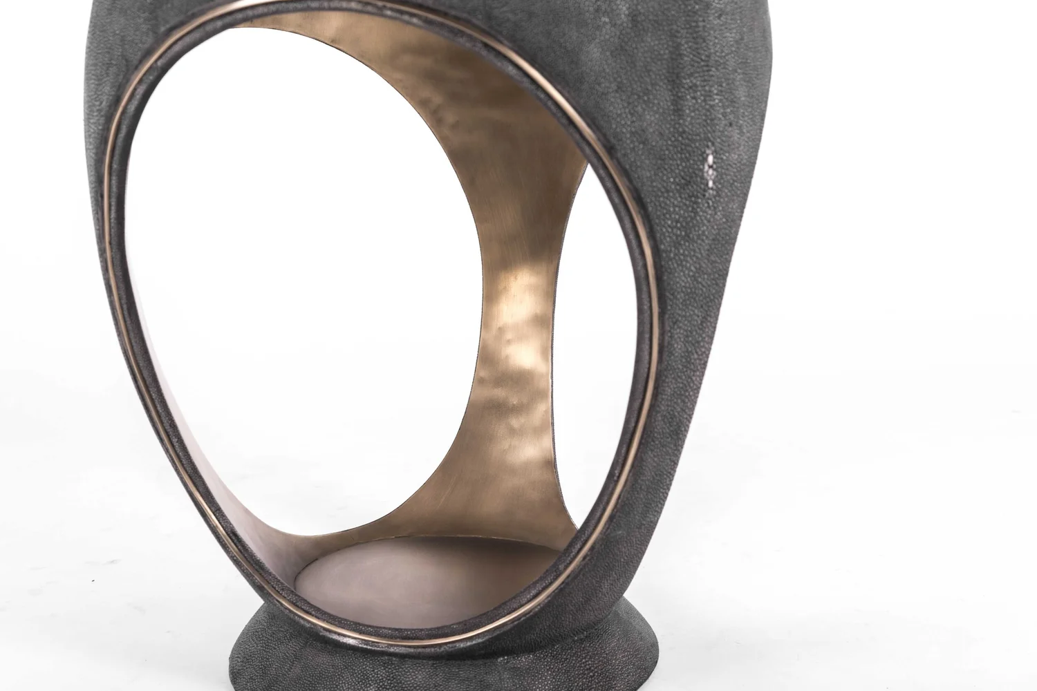 Banqueta_Ring Stool w Metal Indentation_2