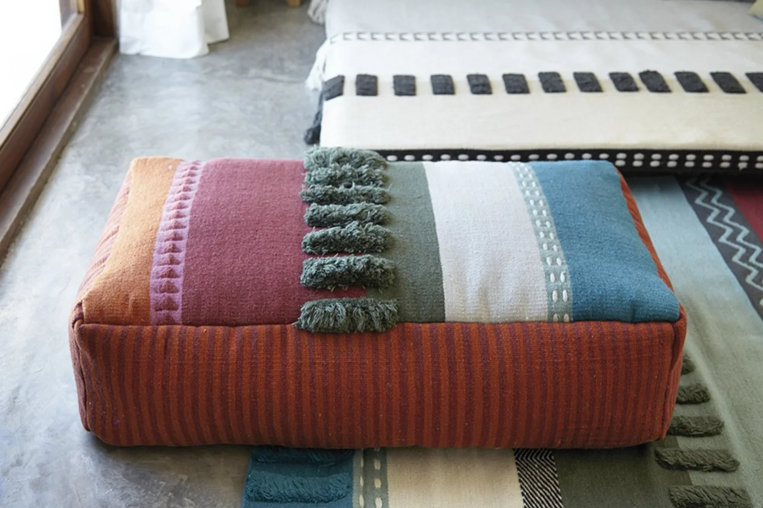 GLAOUI POUF ALEXANDRA COLOURS 02