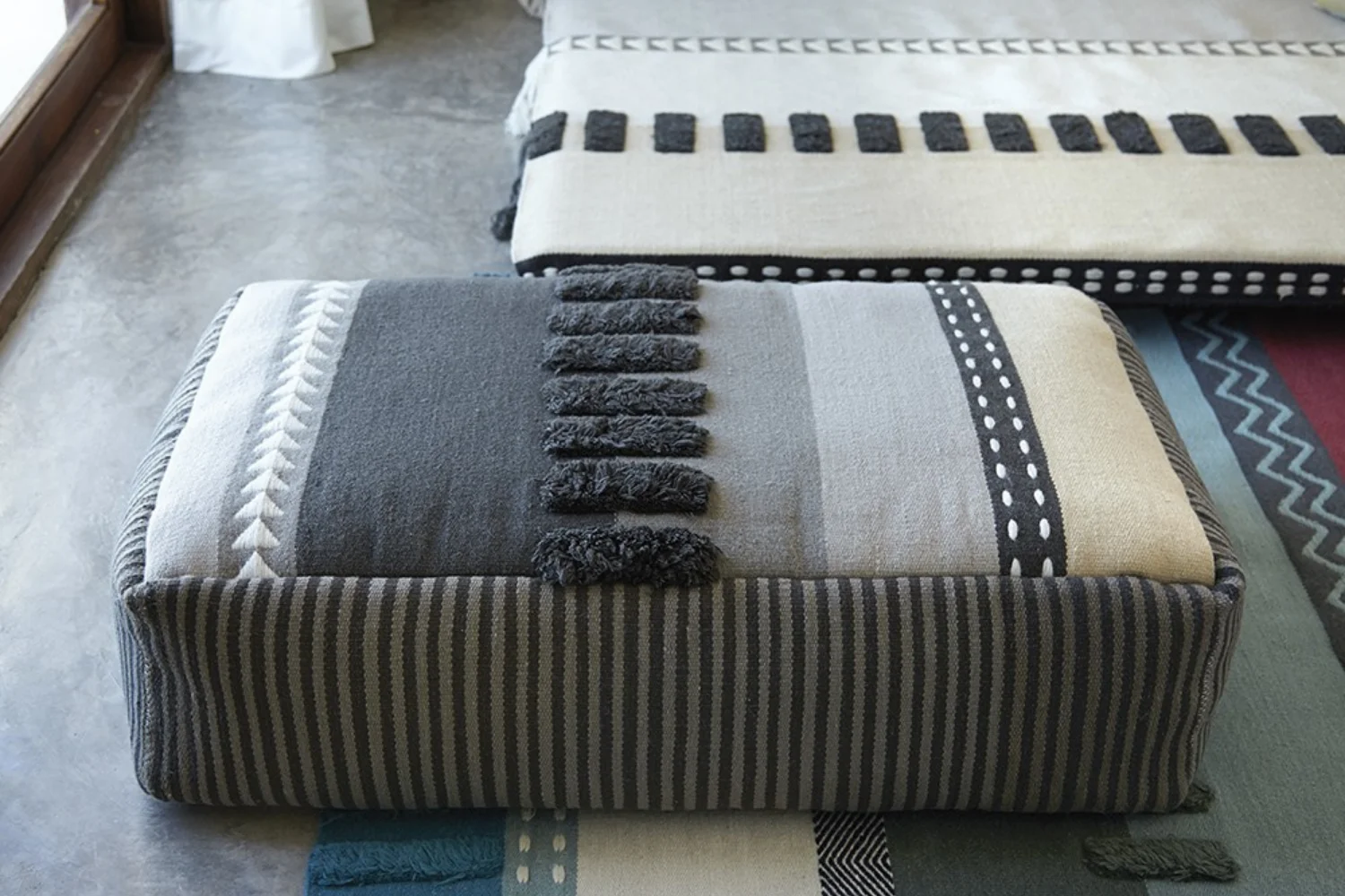 GLAOUI POUF ALEXANDRA NEUTRAL 02