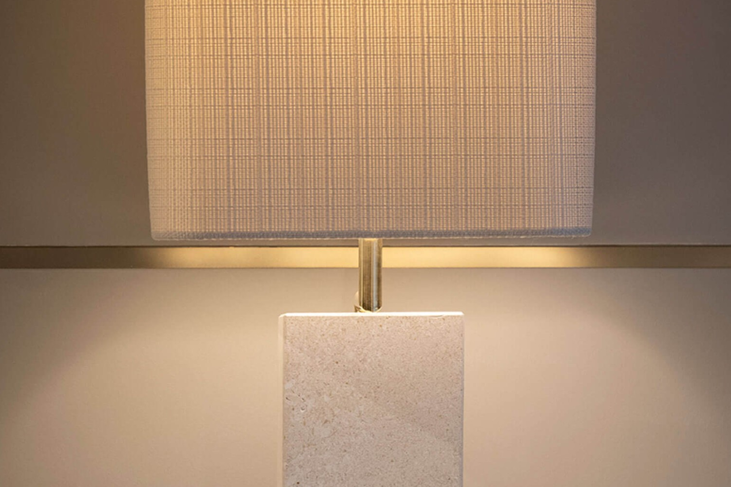 Luminária de Mesa_Tinta_2