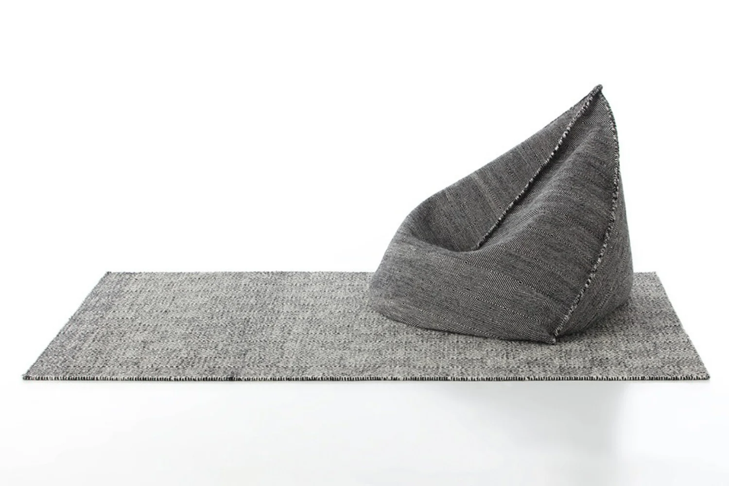 SAIL POUF BLACK 03