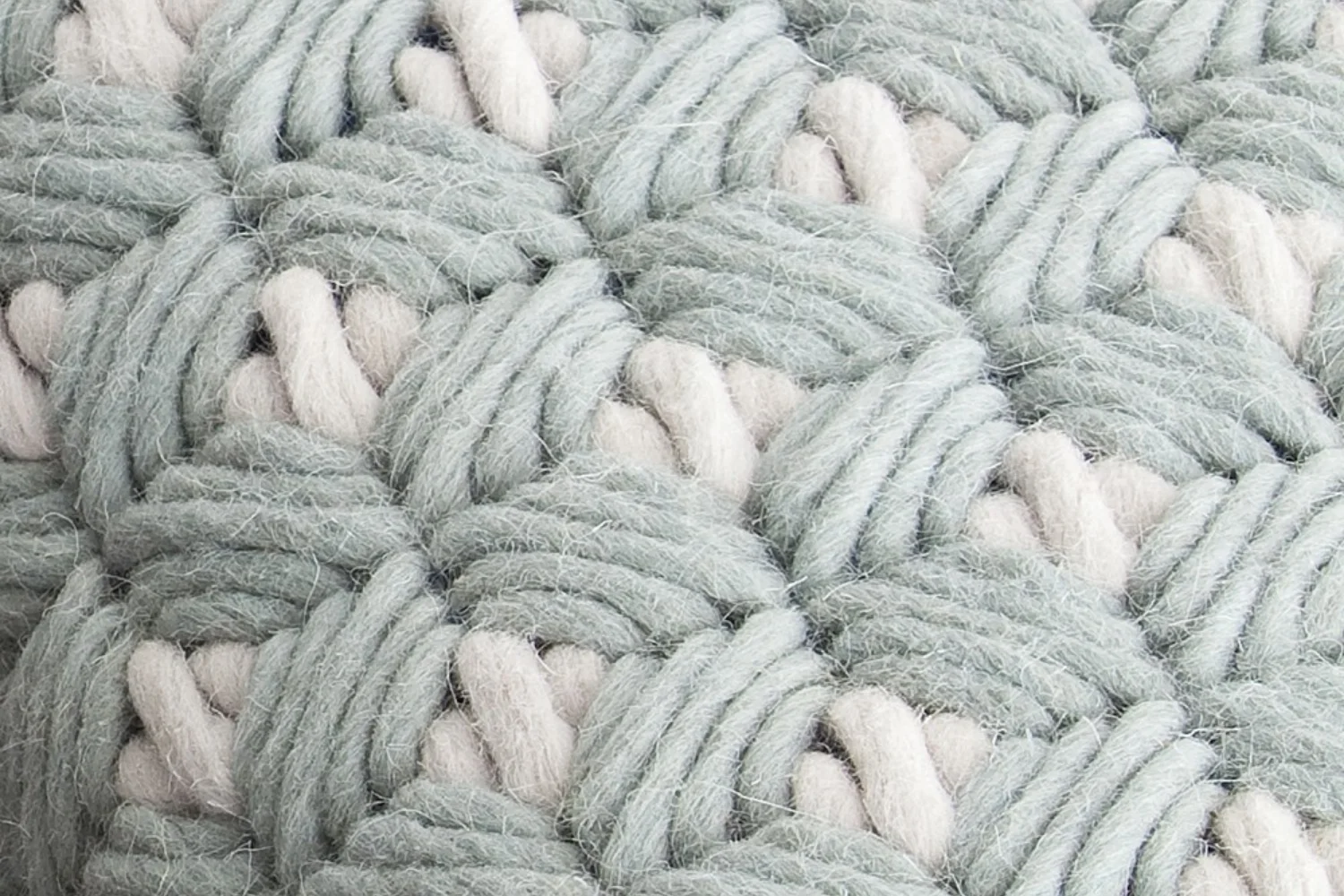 SILAÏ POUF CELADON 04