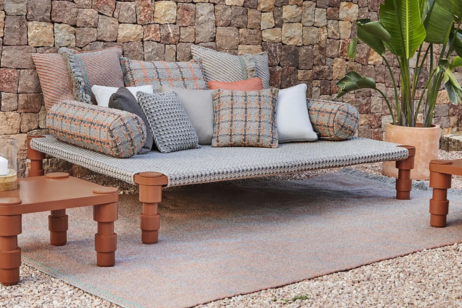 Tapete GARDEN LAYERS OUTDOOR RUG DIAGONAL ALMOND-PEACH 02
