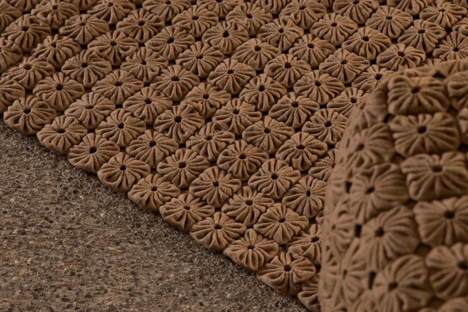 Tapete MOMOS RUG CAMEL 06