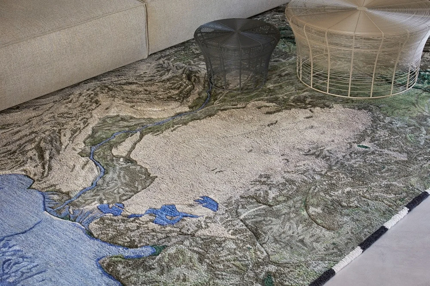 Tapete PLASTIC RIVERS RUG INDUS 04