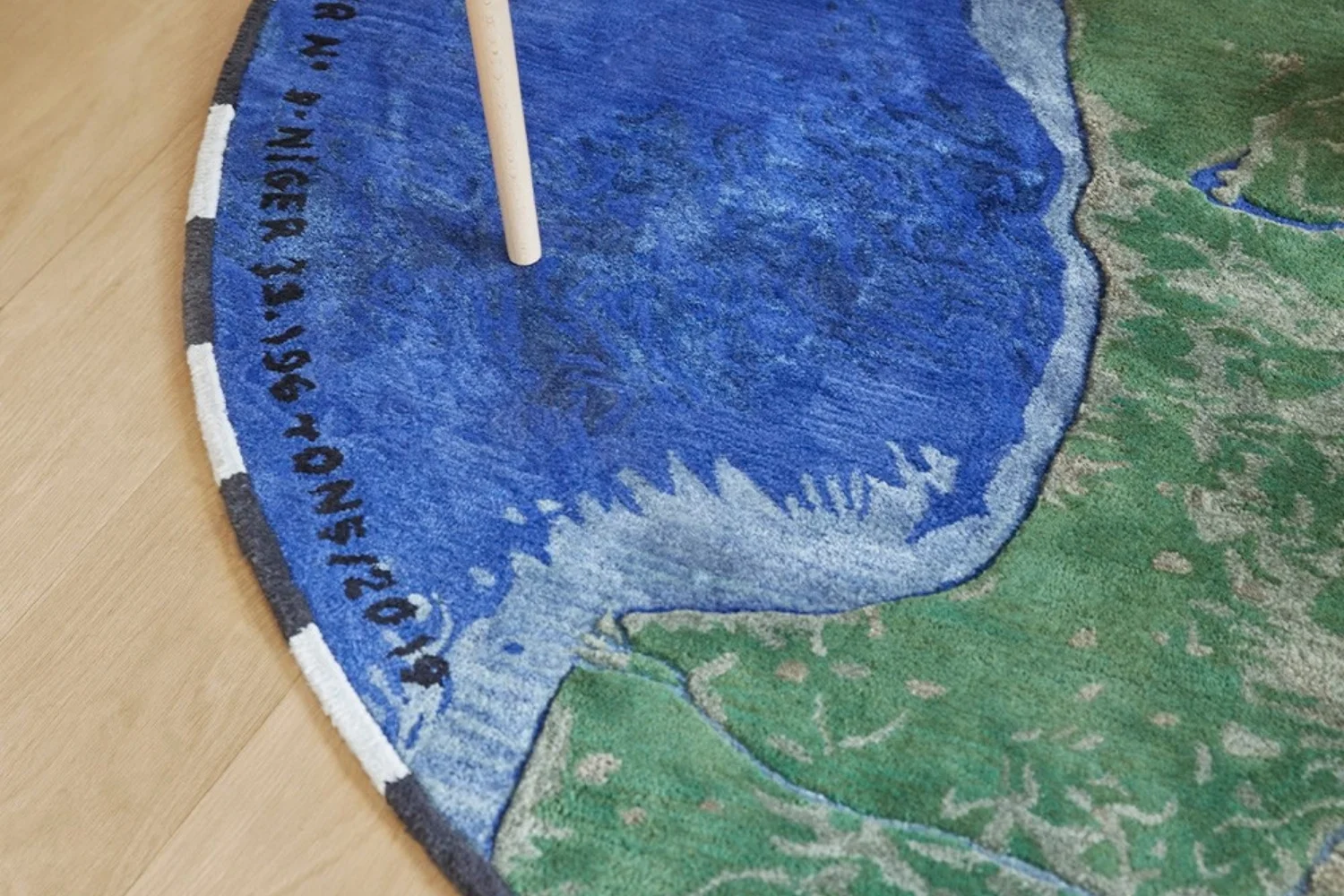 Tapete PLASTIC RIVERS RUG NIGER 04